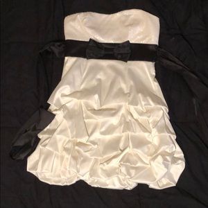 Short white layered prom dress